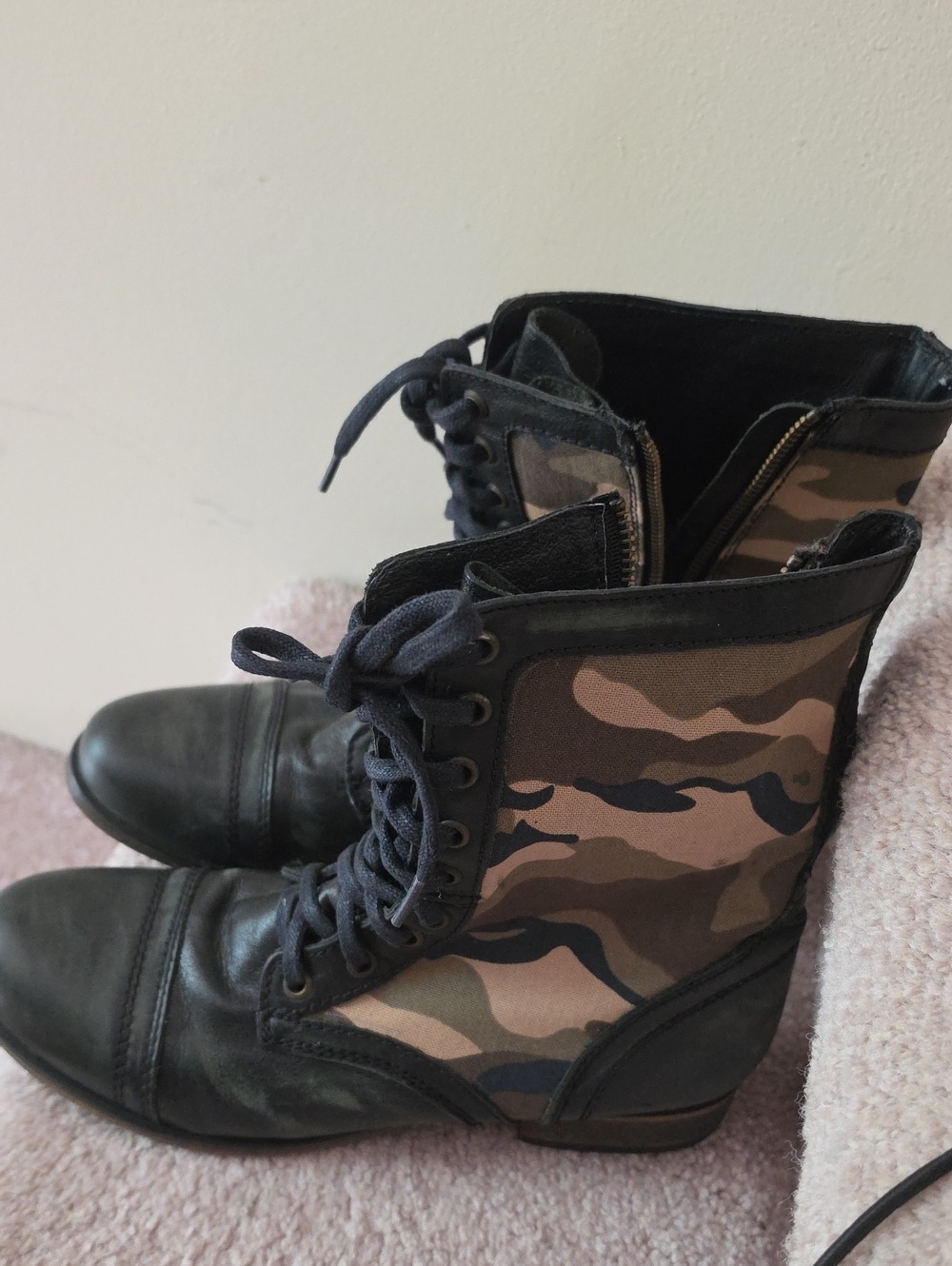 Steve Madden Black & Olive Camo Lace-Up Moto Boots